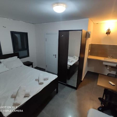 Ahva 17 Hotel Tiberias Exterior photo